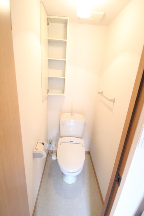 物件内観写真13　(温水洗浄暖房便座)