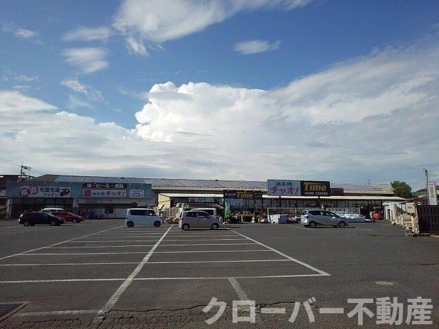物件外観写真7　(タイム坂出店まで1400m)