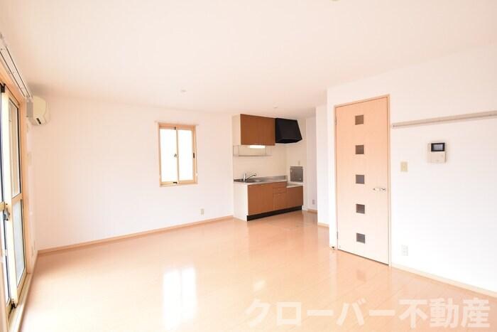 物件内観写真3　(ＬＤＫ１４．５帖)