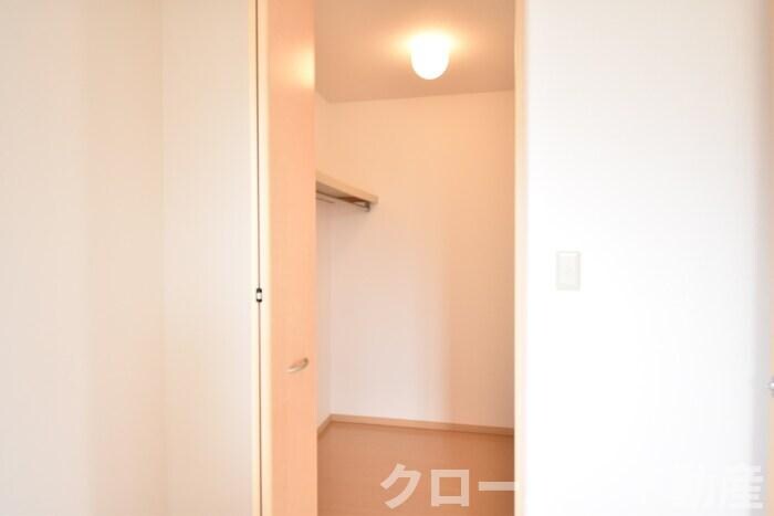 物件内観写真10　(ウォークインクローゼット)