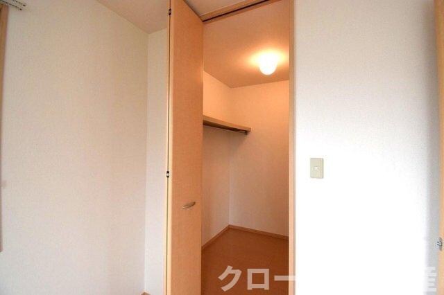 物件内観写真11　(ウォークインクローゼット)