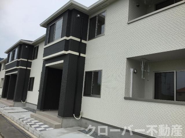 物件外観写真2　(外観写真（昼）)