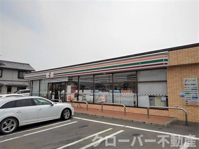 物件外観写真3　(セブンイレブン観音寺三本松町店まで700m)