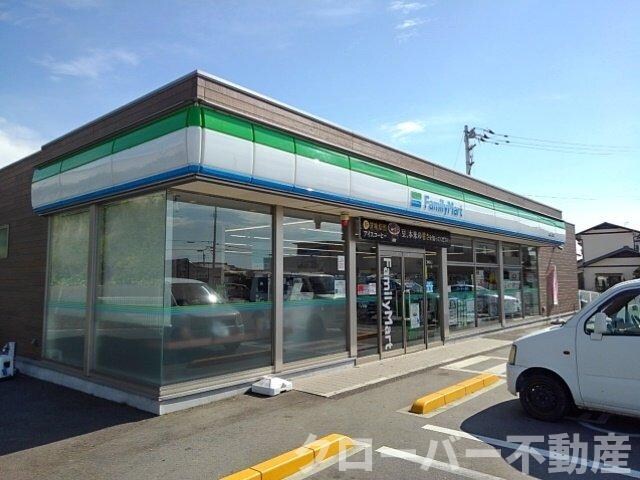 物件外観写真3　(ファミリーマート丸亀三条店まで300m)