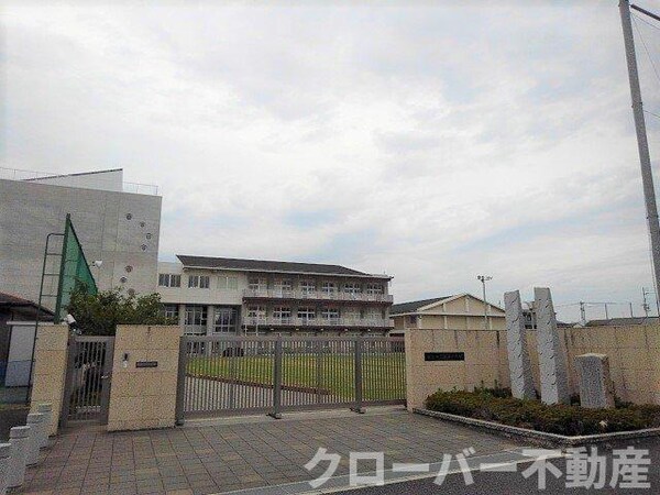 周辺環境(坂出市立坂出小学校まで950m)