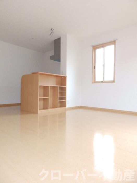 物件内観写真5　(居室・リビング)