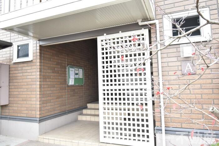 物件外観写真3　(エントランス)