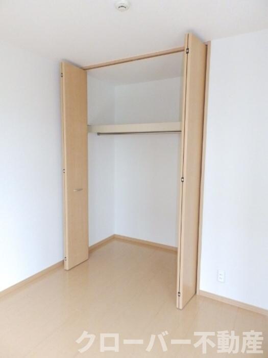 物件内観写真11　(南洋室クローゼット)