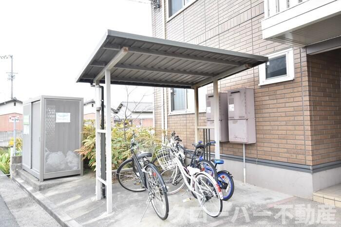 物件内観写真15　(駐輪場)