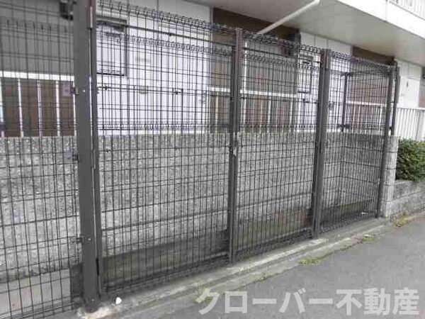 建物設備(ゴミ置き場)