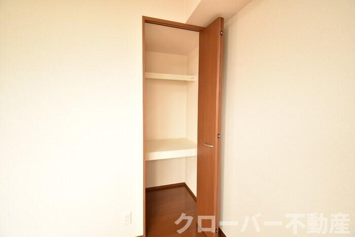 物件内観写真9　(物入)