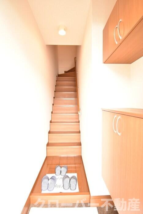 物件内観写真13　(玄関)