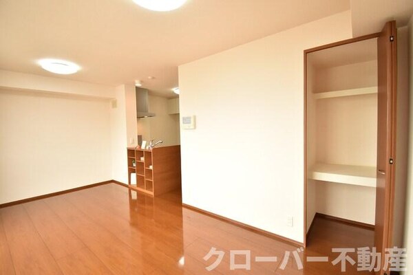 居室(ＬＤＫ１３帖)