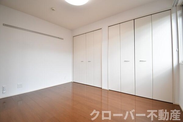 寝室(洋室６帖)