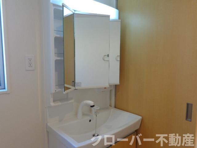 物件内観写真5　(洗髪洗面化粧台)