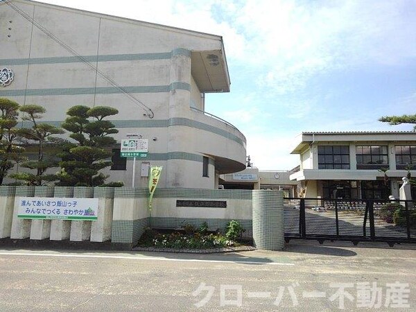 周辺環境(丸亀市立飯山南小学校まで1200m)