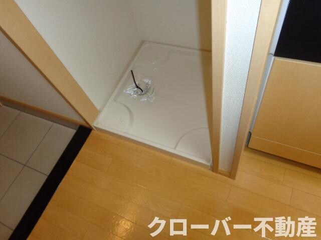 物件内観写真4　(洗濯機置場)