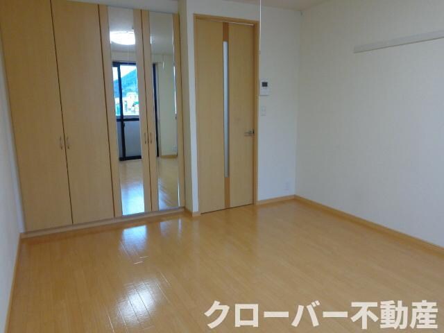 物件内観写真13　(洋室)