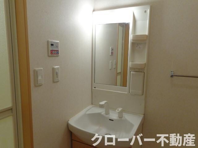物件内観写真16　(洗髪洗面化粧台)