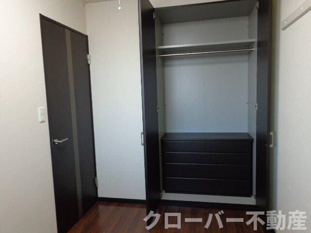 物件内観写真5　(洋室のクローゼット)