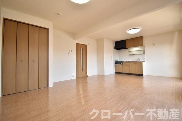 居室(LDK14.8帖)