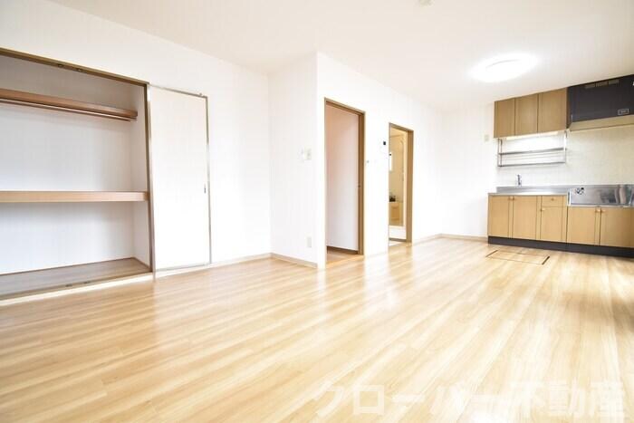 物件内観写真7　(ＬＤＫ１２帖)