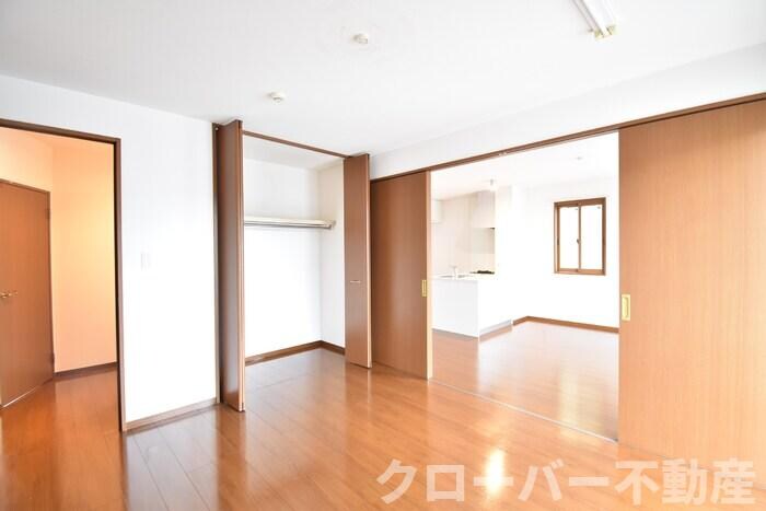 物件内観写真9　(洋室７帖～ＬＤＫ１２帖)