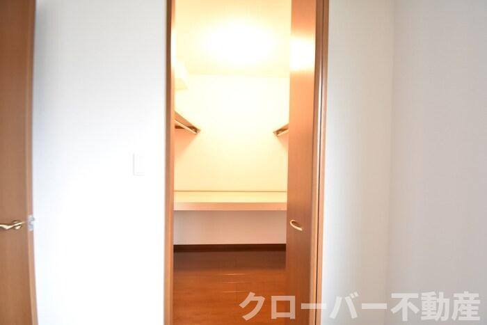 物件内観写真13　(ウォークインクローゼット)