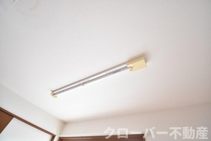 物件内観写真17　(室内物干し)