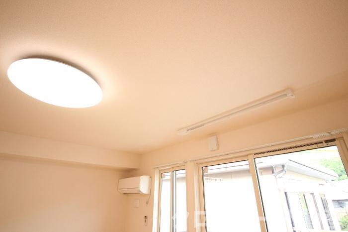 物件内観写真16　(室内物干し)