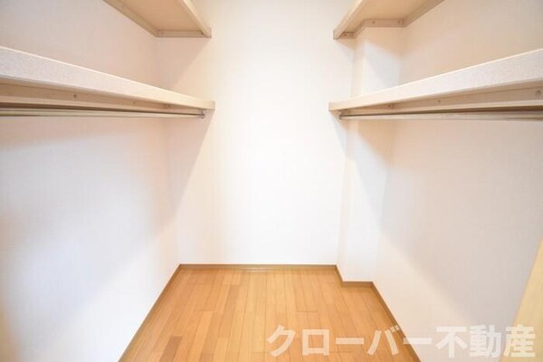 収納(ウォークインクローゼット)