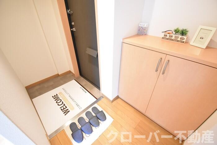 物件内観写真12　(玄関)