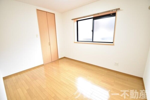 洋室(洋室５．６帖)