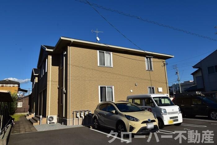 物件外観写真1　(建物外観)