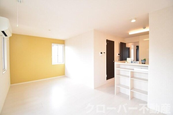 居室(ＬＤＫ１３．６帖)