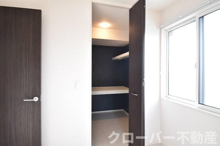 物件内観写真11　(ウォークインクローゼット)