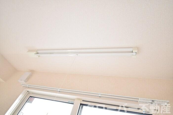 物件内観写真17　(室内物干し)