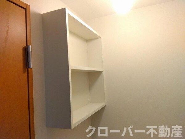 内装他