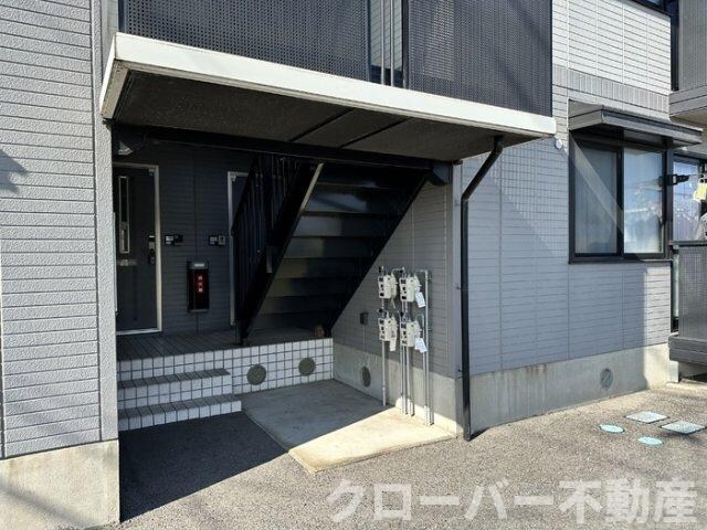物件外観写真5　(エントランス)