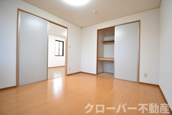 寝室(南洋室７帖)
