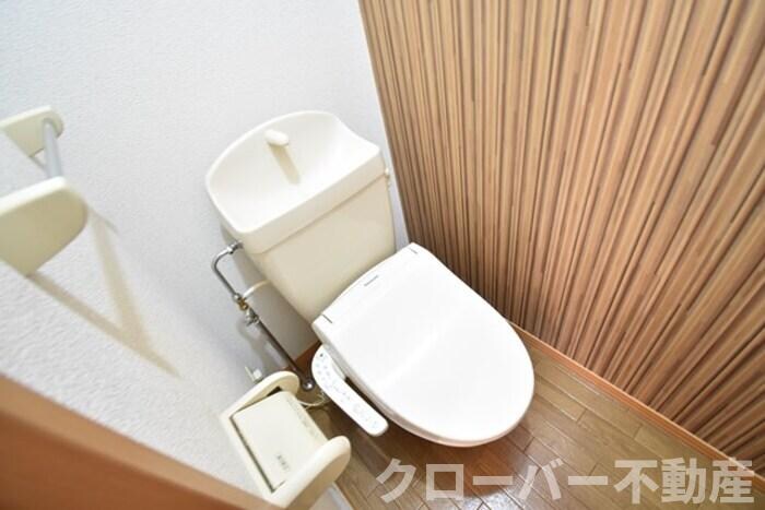 物件内観写真15　(温水洗浄暖房便座)
