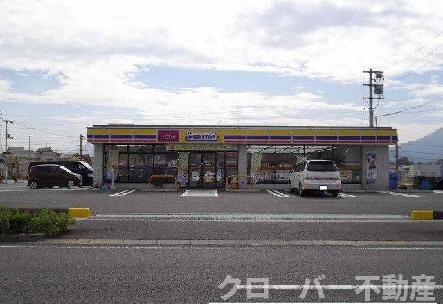 物件外観写真5　(ミニストップ綾南町店さんまで1000m)