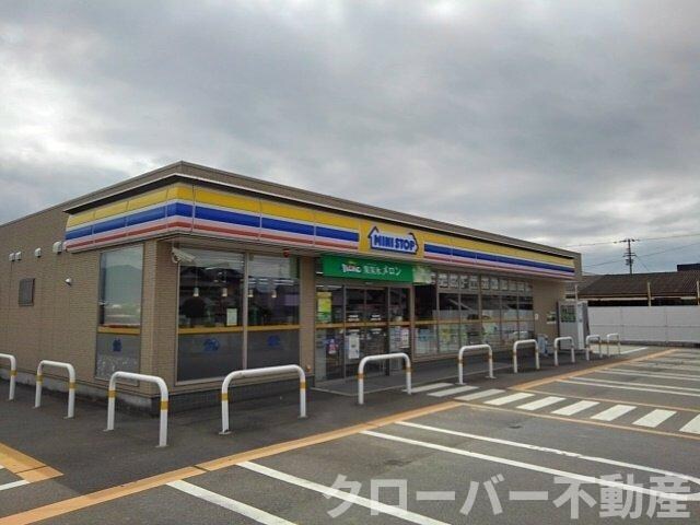 物件外観写真3　(ミニストップ観音寺木之郷店まで600m)