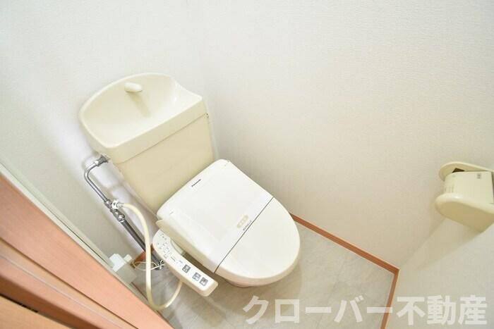 物件内観写真10　(温水洗浄暖房便座)