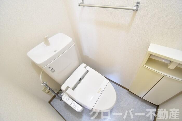 物件内観写真9　(温水洗浄暖房便座)