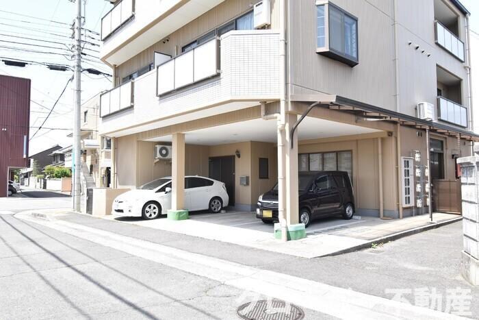 物件外観写真2　(駐車場)