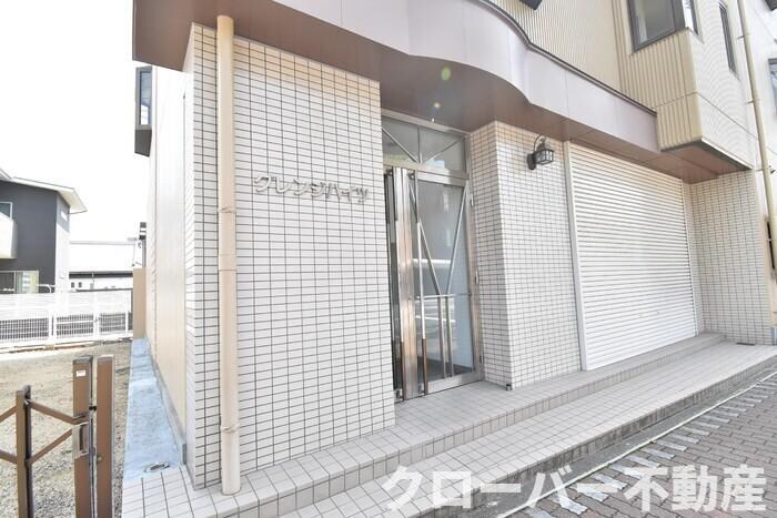 物件外観写真4　(エントランス)