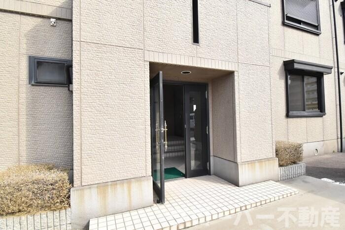 物件外観写真3　(エントランス)