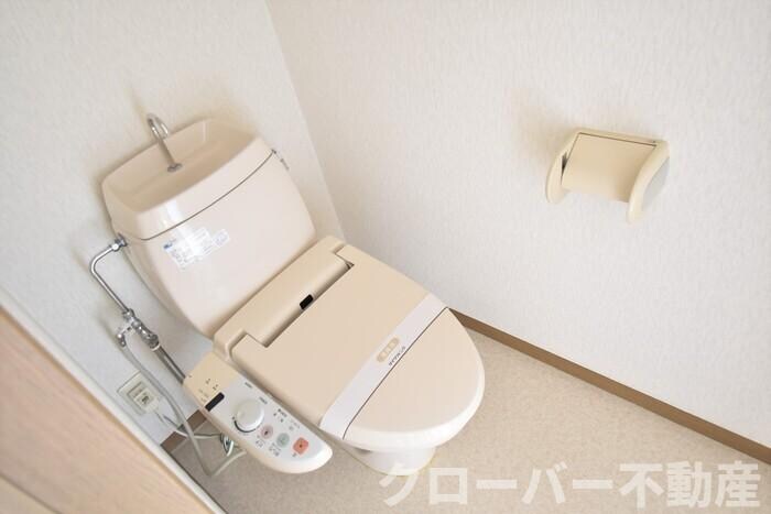物件内観写真9　(温水洗浄暖房便座)