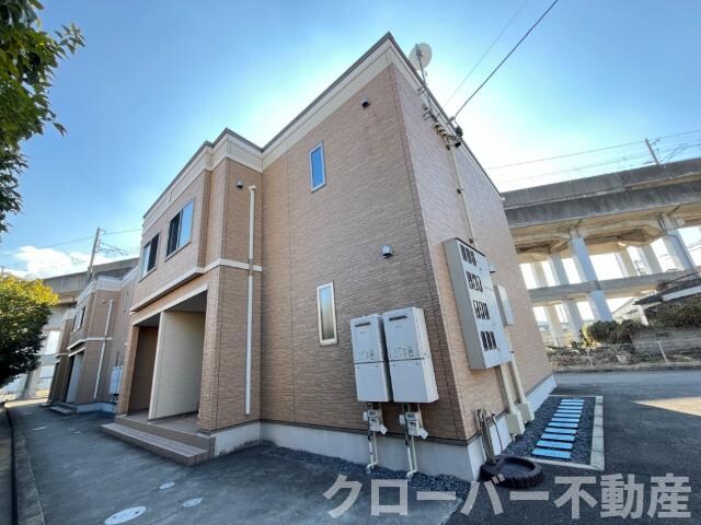 物件外観写真1　(外観写真（昼）)